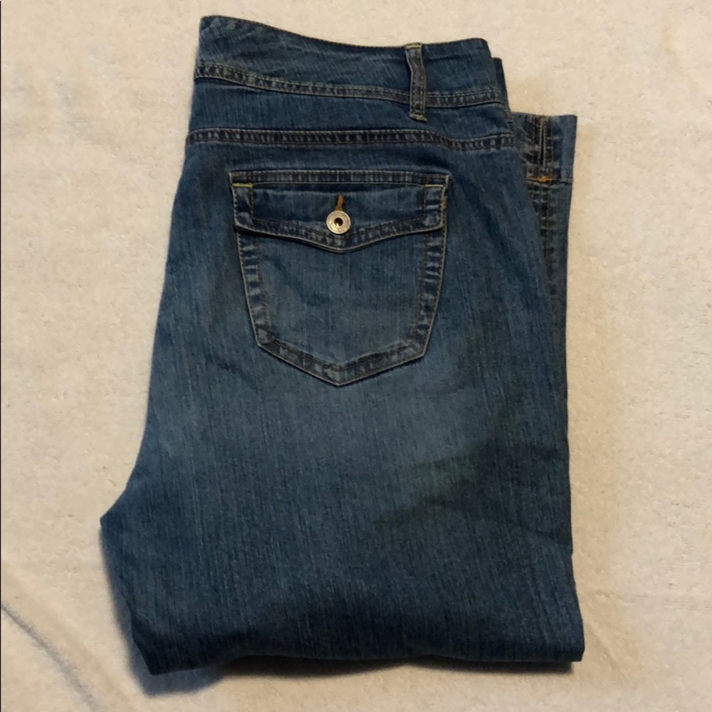 GLORIA VANDERBILT SIZE 12 BLUE JEANS CAPRIS